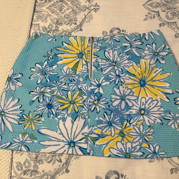 Lily Pulitzer Mini Skirt Sz 8 - Picture 6 of 7